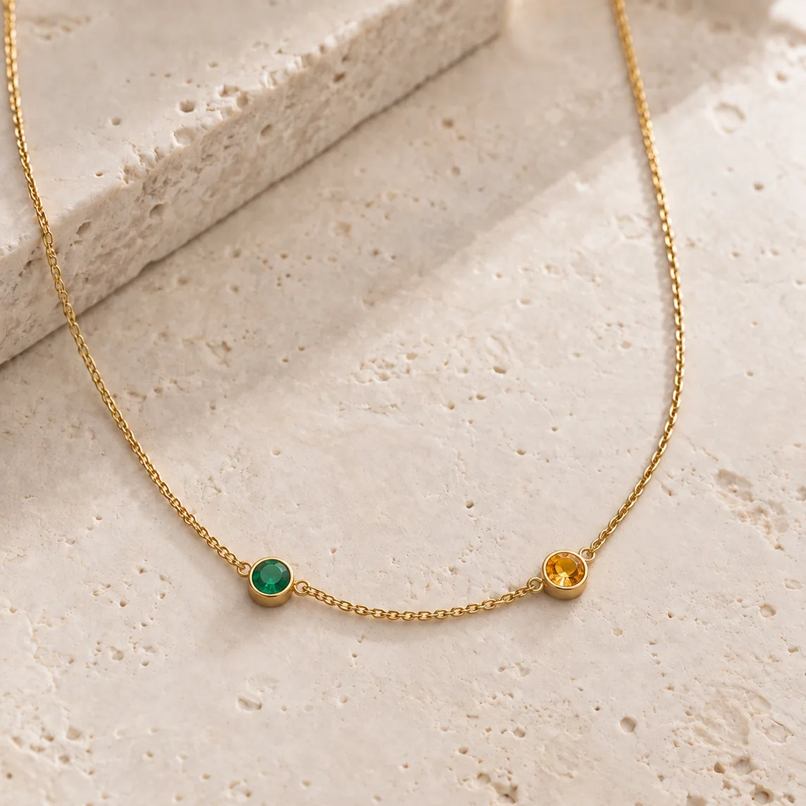 Collar personalizado con gema e inicial CORSIA