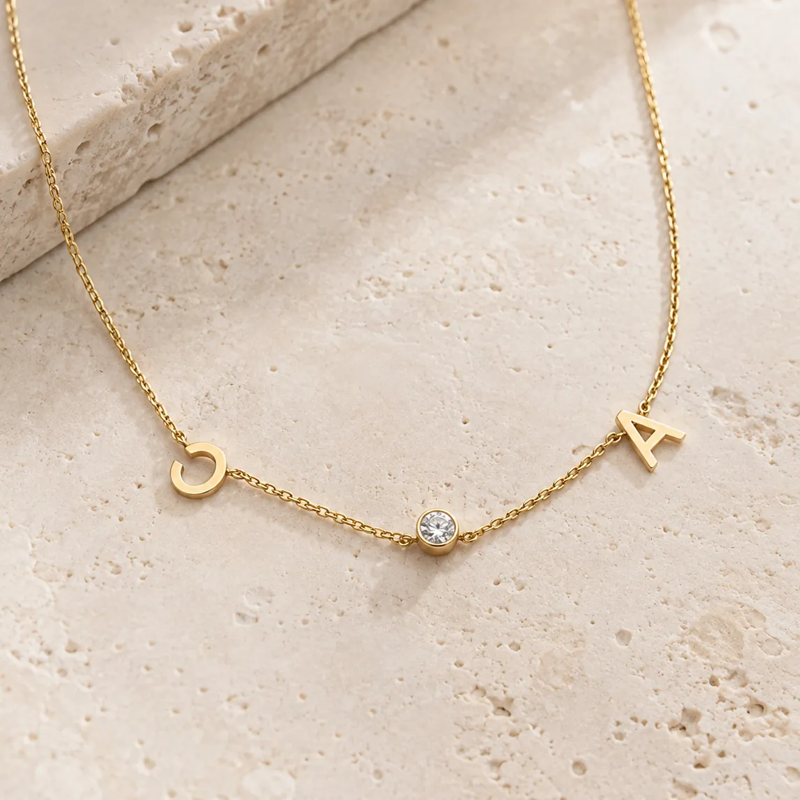 Collar personalizado con gema e inicial CORSIA